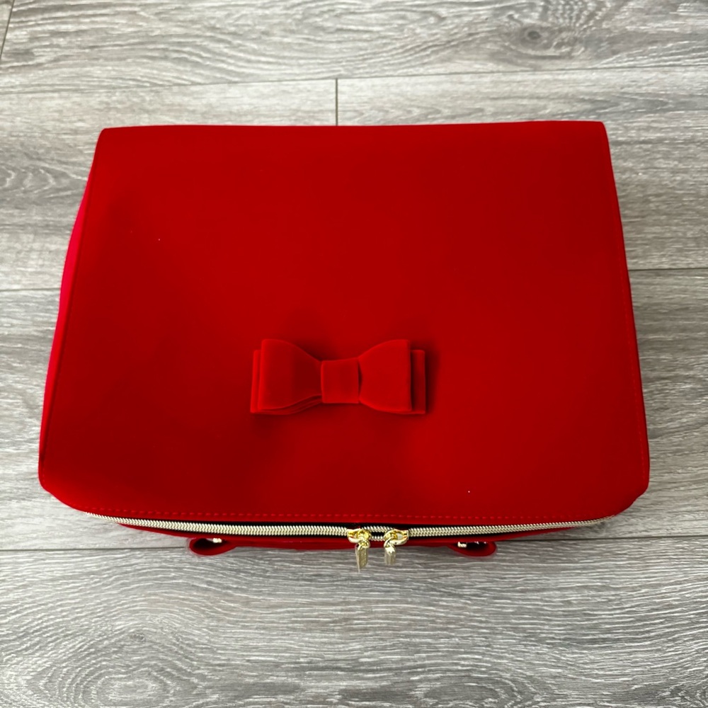 NWOT Ester Lauder Holiday Red Velvet Bow Travel Cosmetic Makeup Train Case